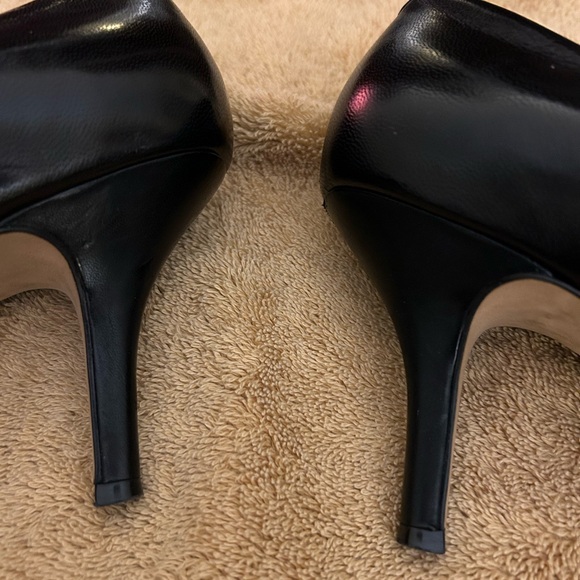 Black pumps - Picture 6 of 8